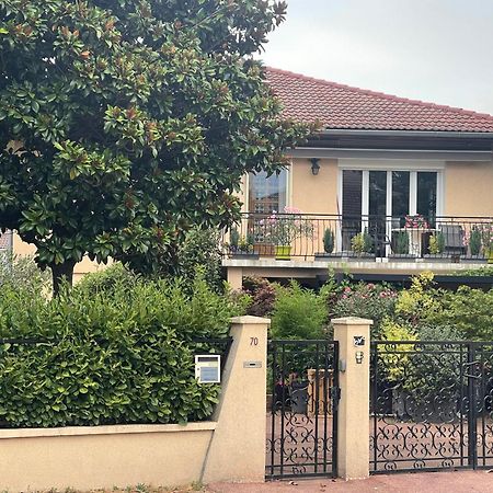 Casa Lovo Bed & Breakfast Saint Laurent de Mure Bagian luar foto